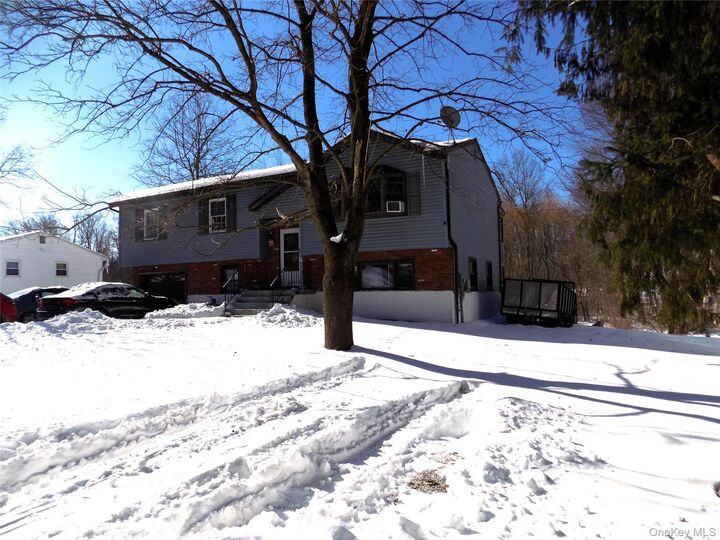 Property Photo:  16 Baldwin Drive  NY 12590 