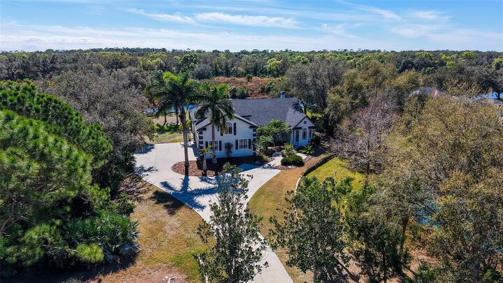 Property Photo:  2098 Palm View Road  FL 34240 