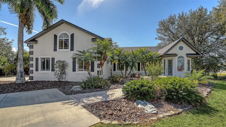 Property Photo: 2098 Palm View Road FL 34240