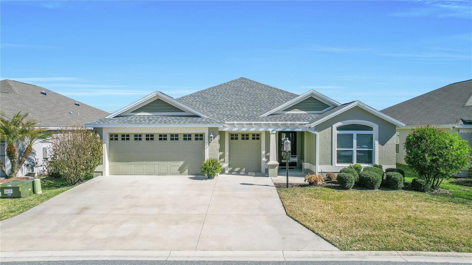 Property Photo: 2144 Biller Circle FL 32163