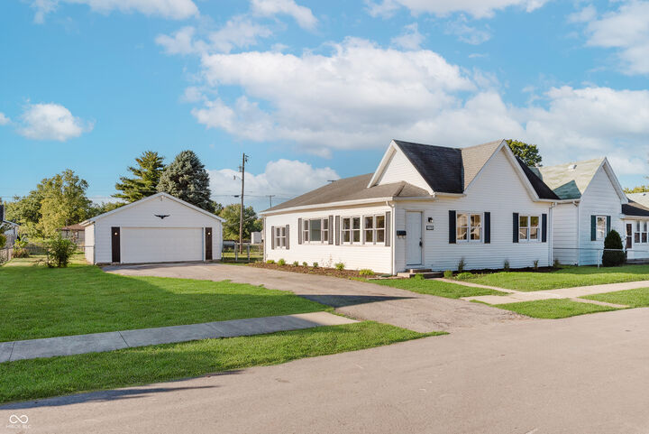 Property Photo:  2705 S B Street  IN 46036 