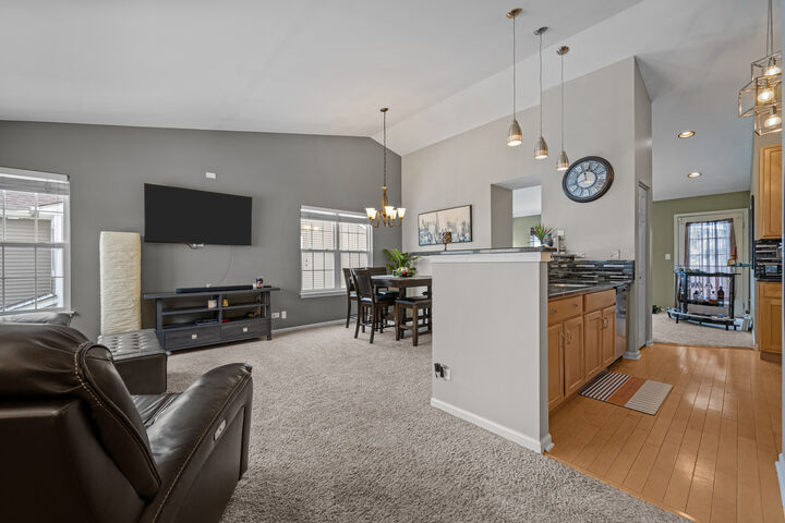 Property Photo:  2448 Oneida Lane  IL 60563 