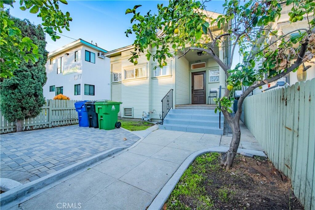 Property Photo:  1275 W 23rd  CA 90007 