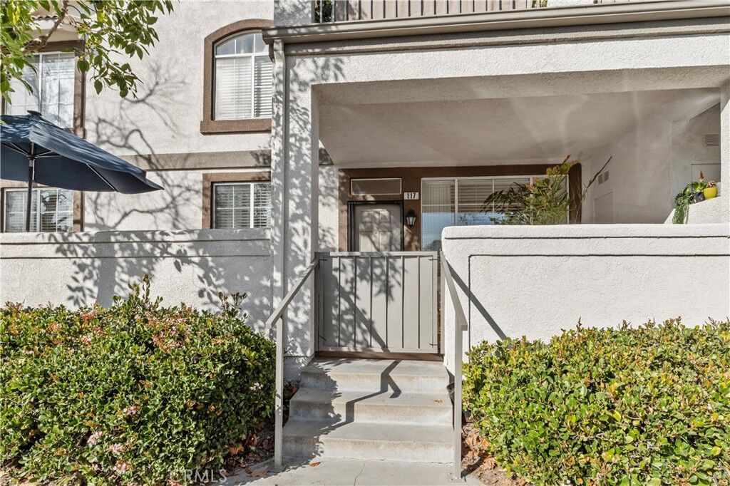Property Photo:  117 Chaumont Cir  CA 92610 