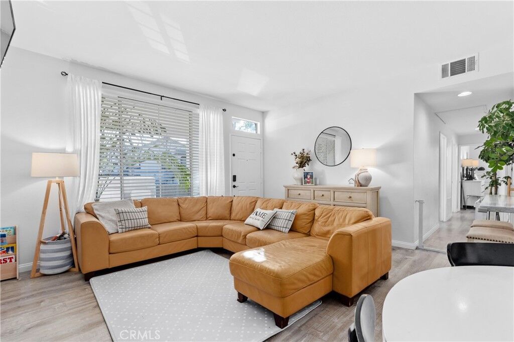 Property Photo:  117 Chaumont Cir  CA 92610 