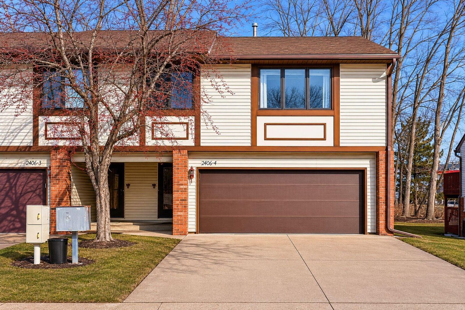 Property Photo: 2406 County Road D W 4 MN 55112