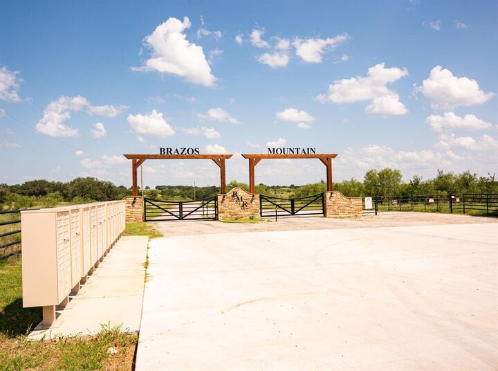 Property Photo: 2157 River Shoals Road TX 76067