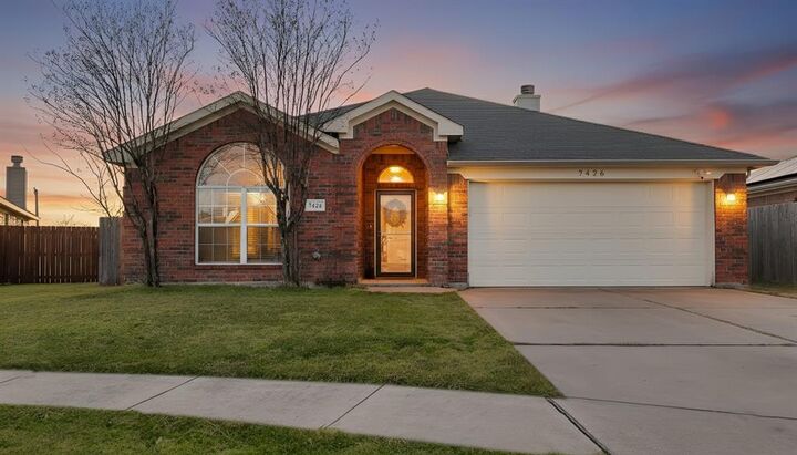 Property Photo:  7426 Lake Front Trail  TX 76002 