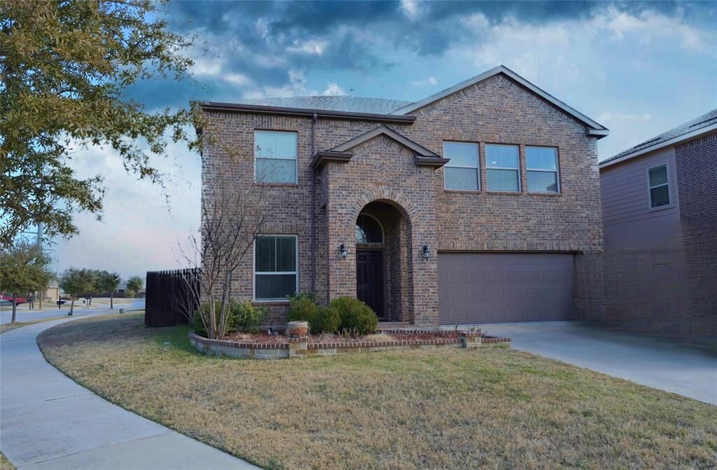 Property Photo:  5021 Splitrock Drive  TX 76210 