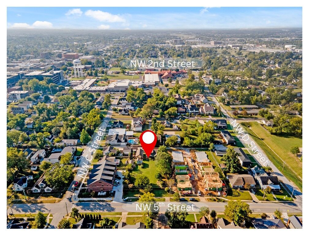 Property Photo:  405 NW 5th Street  AR 72712 