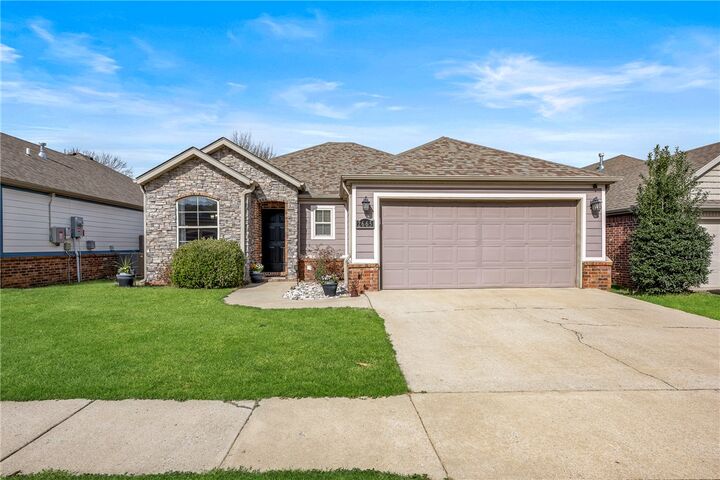 Property Photo:  2665 N Sierra Avenue  AR 72703 