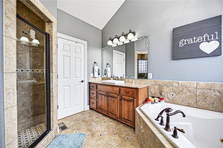 Property Photo:  1502 NE Bluff Spring Avenue  AR 72712 