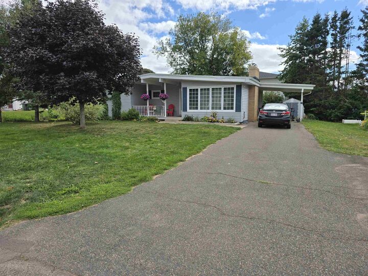 Property Photo: 46 Saunders Avenue PE C1N 2H9