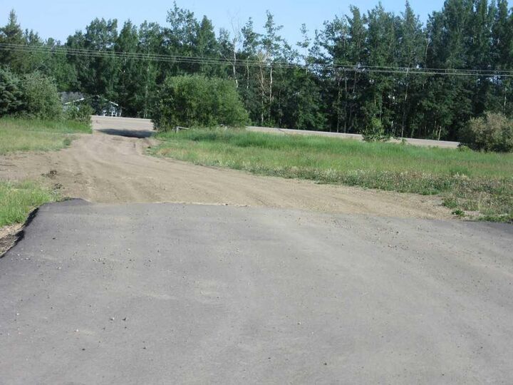 Property Photo:  13348 672A Township 215  AB T0A 2C0 