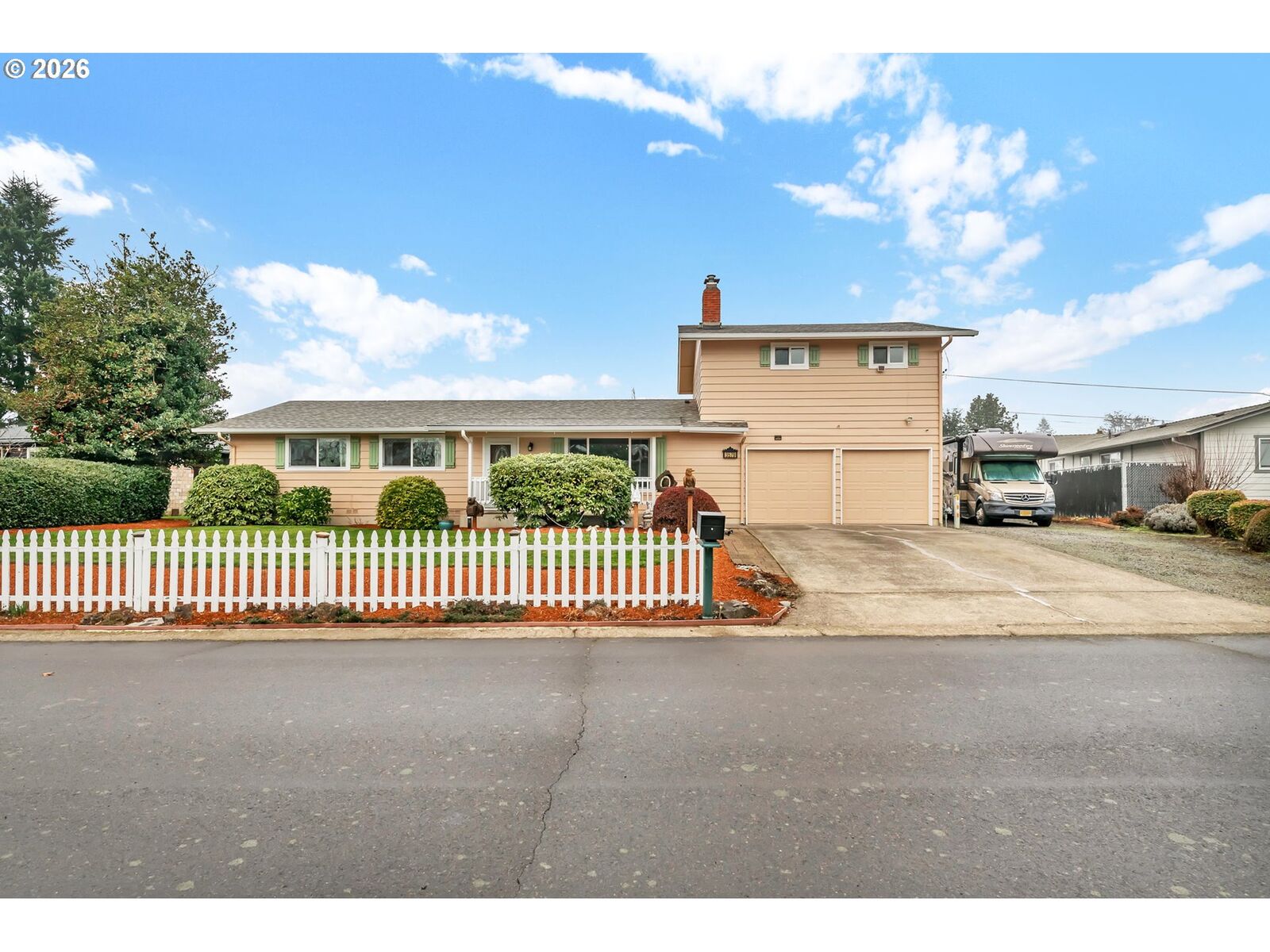 Property Photo:  3579 Oxbow Way  OR 97401 