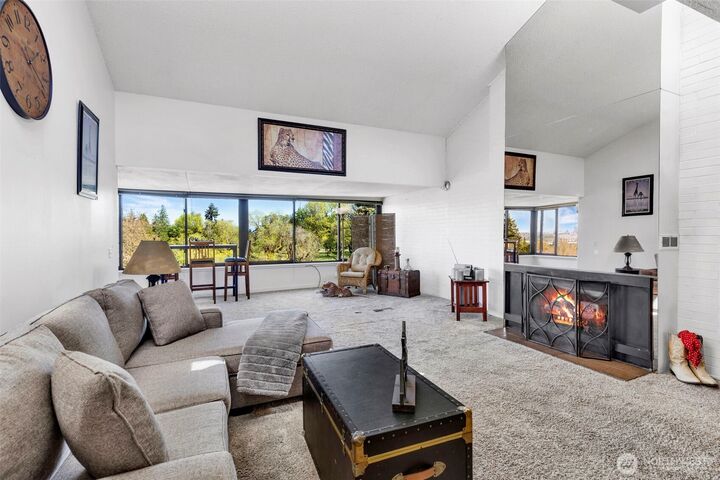 Property Photo:  10911 D  Glen Acres Drive S  WA 98168 