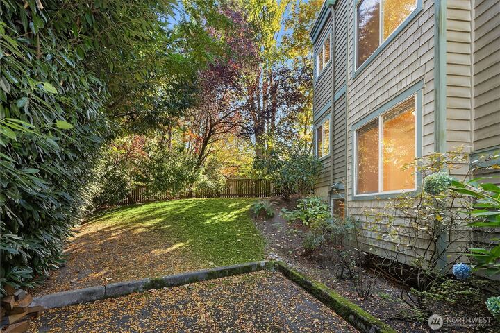 Property Photo:  112  9th Lane 112  WA 98033 