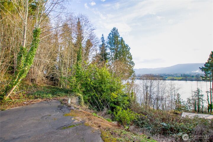 Property Photo:  610  Columbia Street  WA 98612 