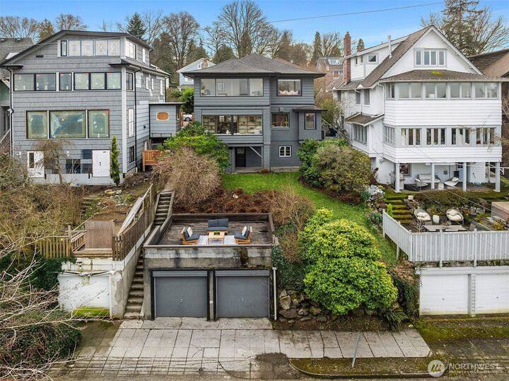 Property Photo:  1208 E Newton Street  WA 98102 