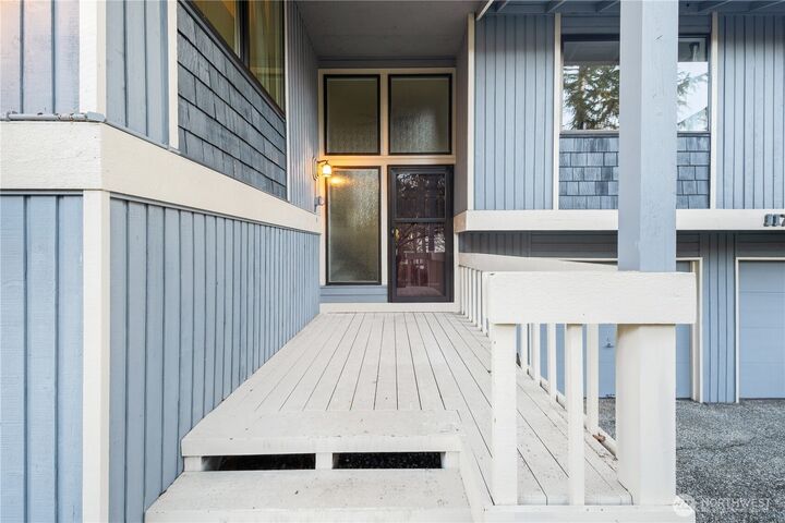 Property Photo:  11723 NE 100th Place  WA 98033 