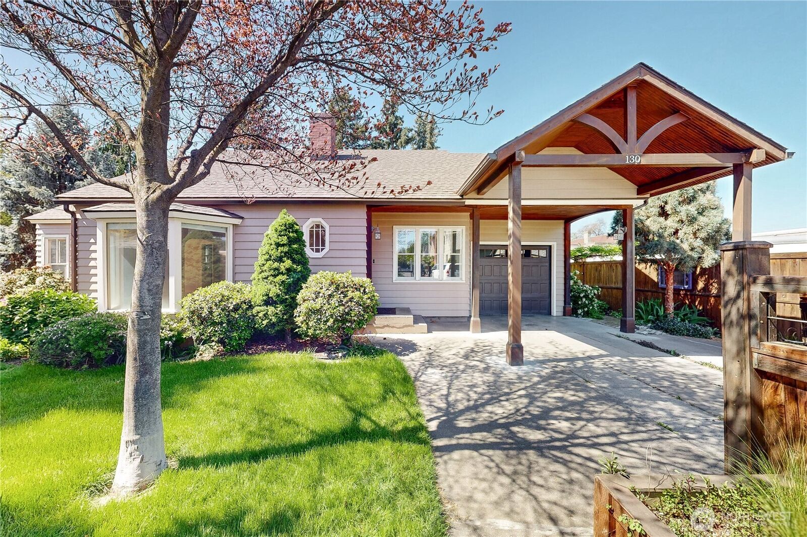 Property Photo: 130 Dice Place WA 99362