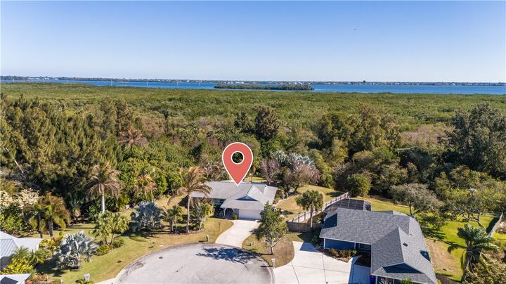 Property Photo: 320 W Forest Trail FL 32962