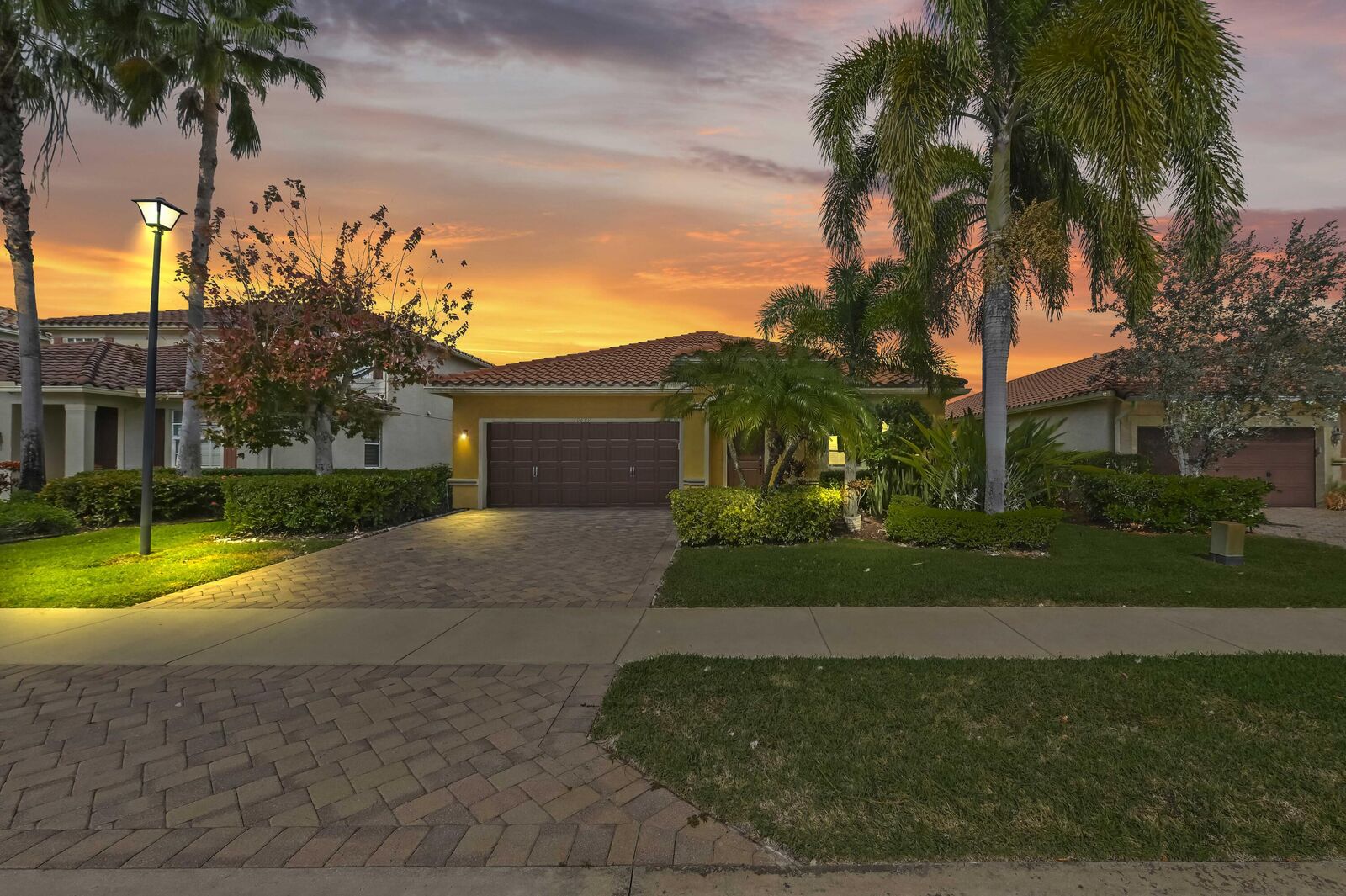 Property Photo:  10699 Ivanhoe Lane  FL 33414 