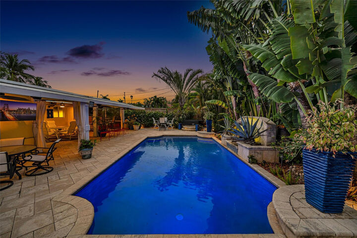 Property Photo:  3497 NE 19th Avenue  FL 33306 