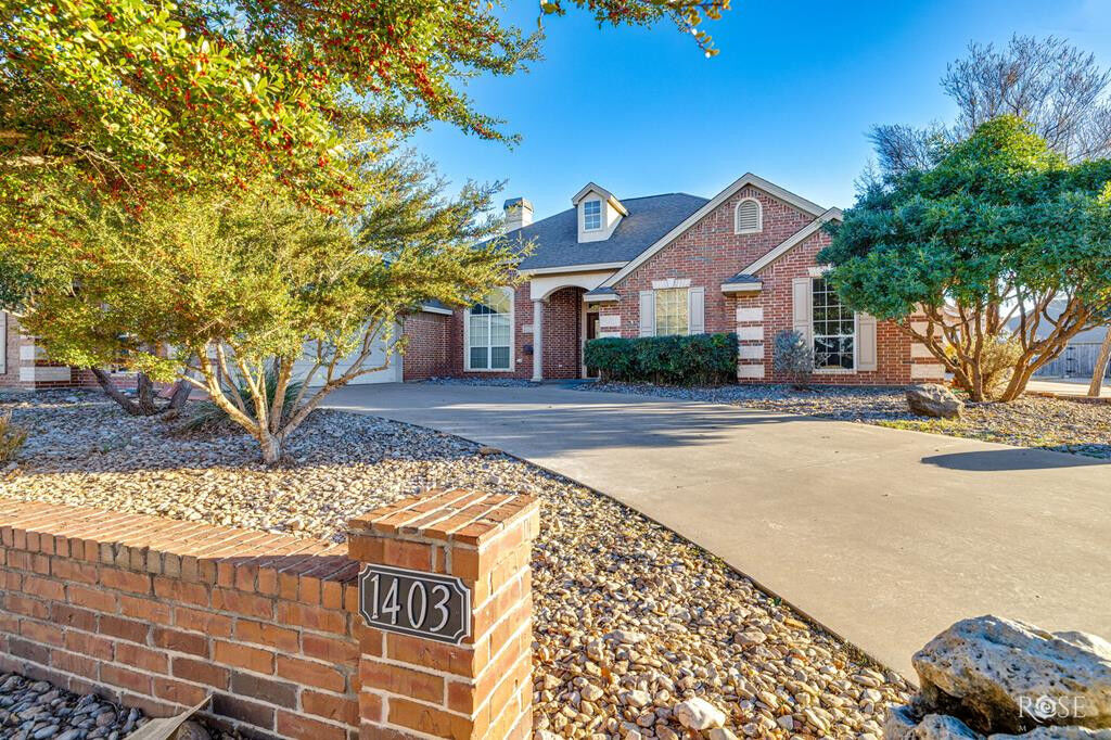 Property Photo: 1403 S Crossings Court TX 76904