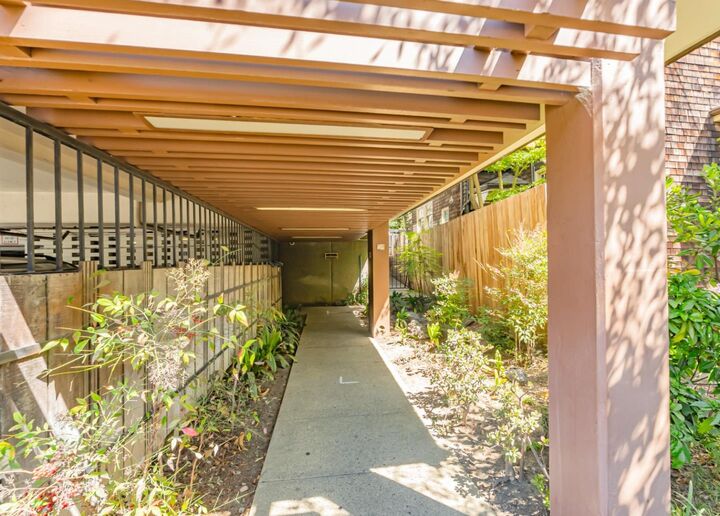 Property Photo: 2601 College Avenue 208 CA 94704