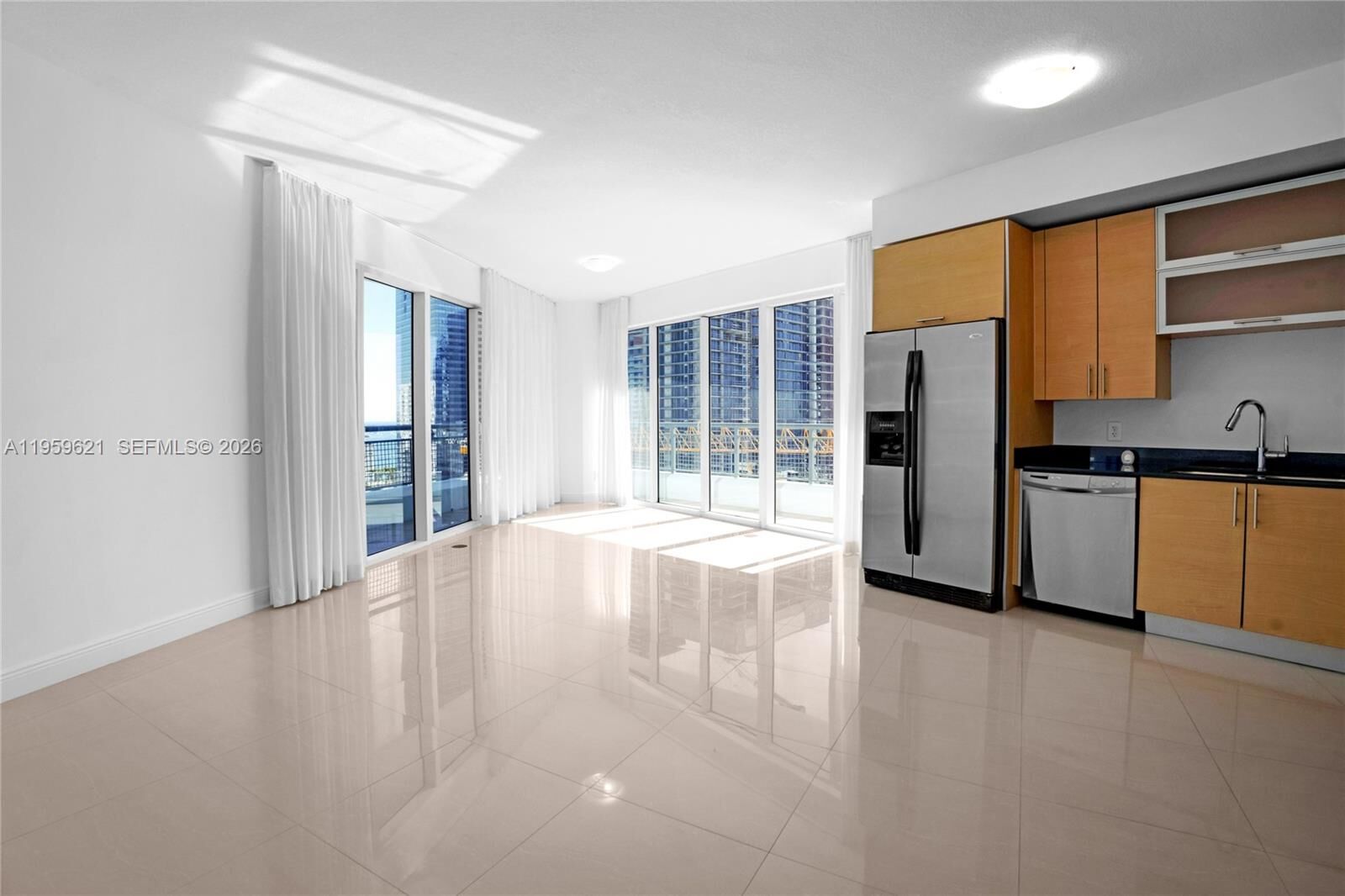 Property Photo: 60 SW 13th St 1700 FL 33130
