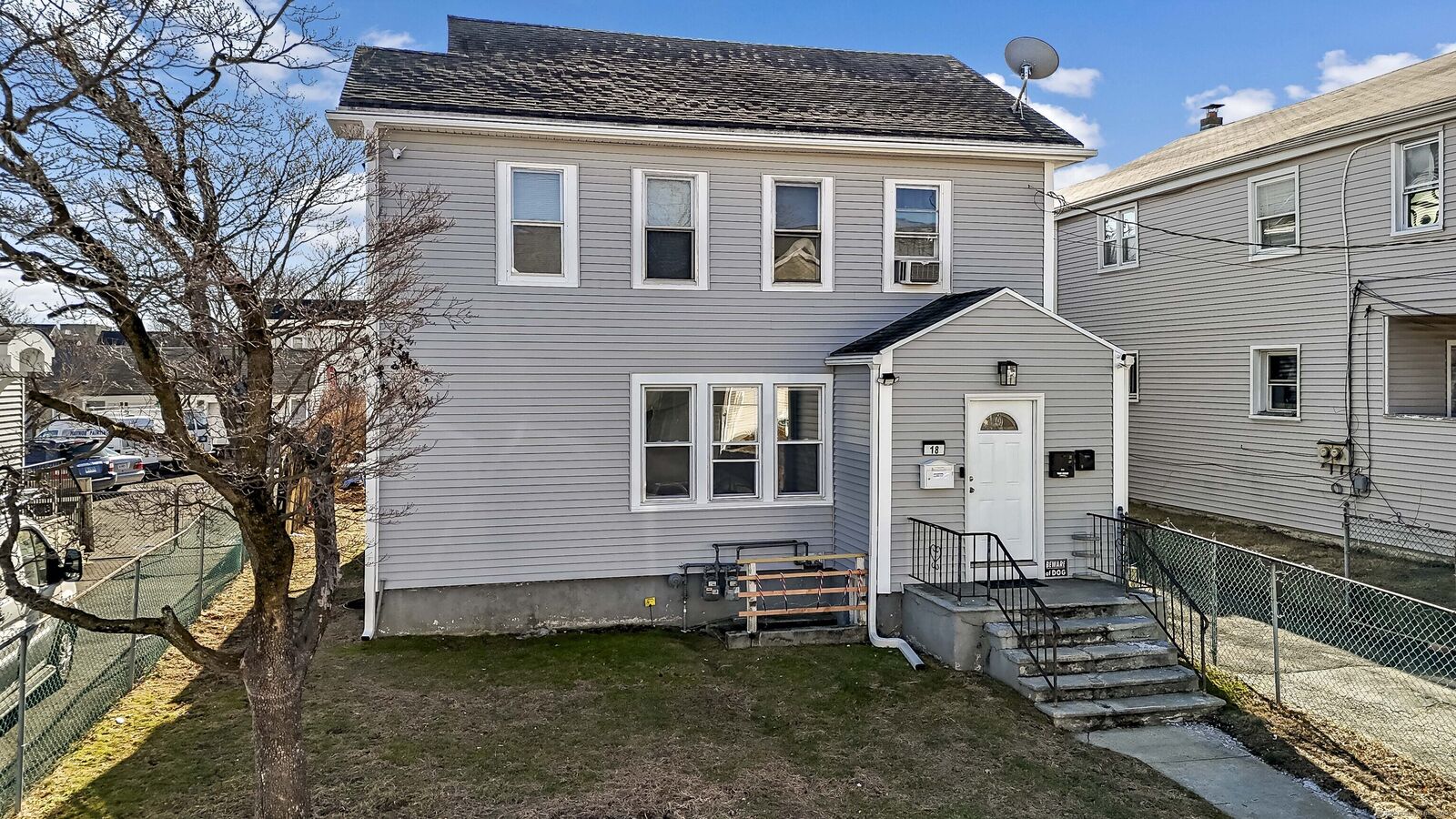 Property Photo: 18 Richmond Place CT 06902