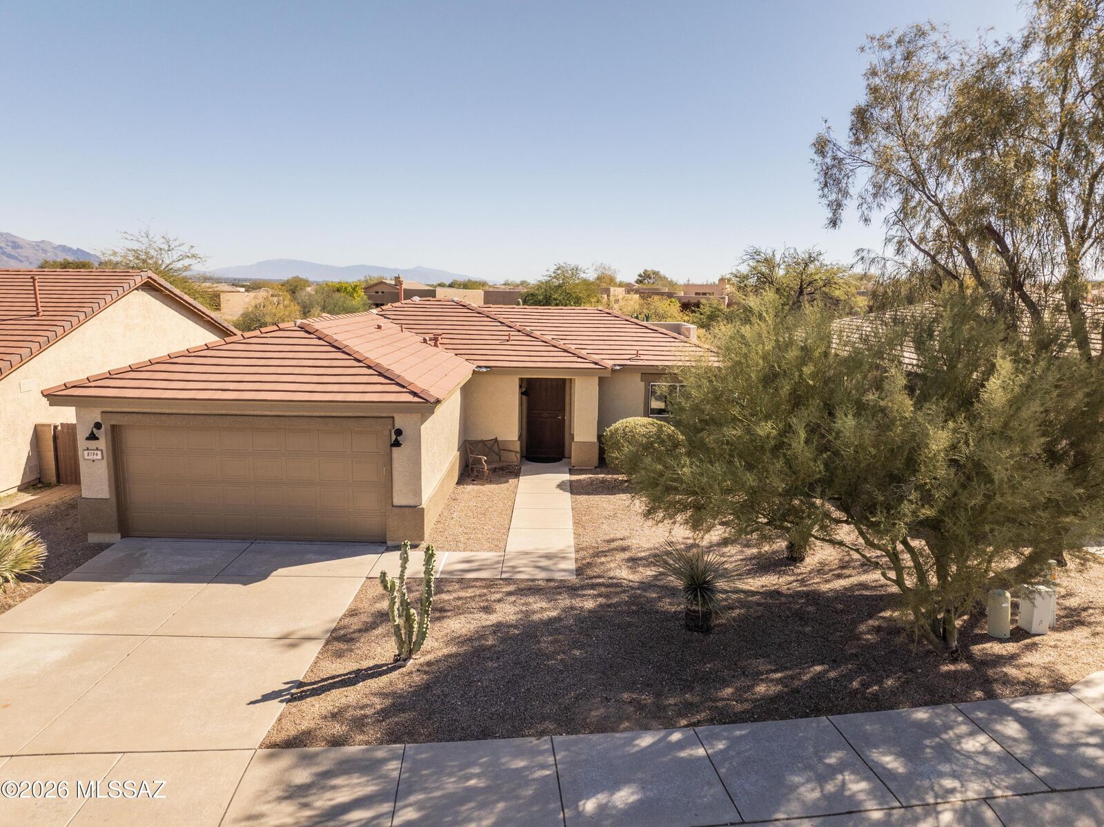 Property Photo: 8194 N Iron Ridge Drive AZ 85743