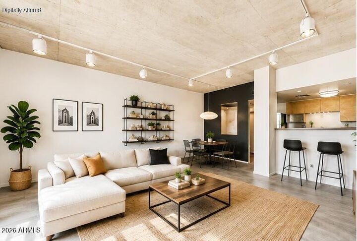 Property Photo: 207 W Clarendon Avenue 3H AZ 85013