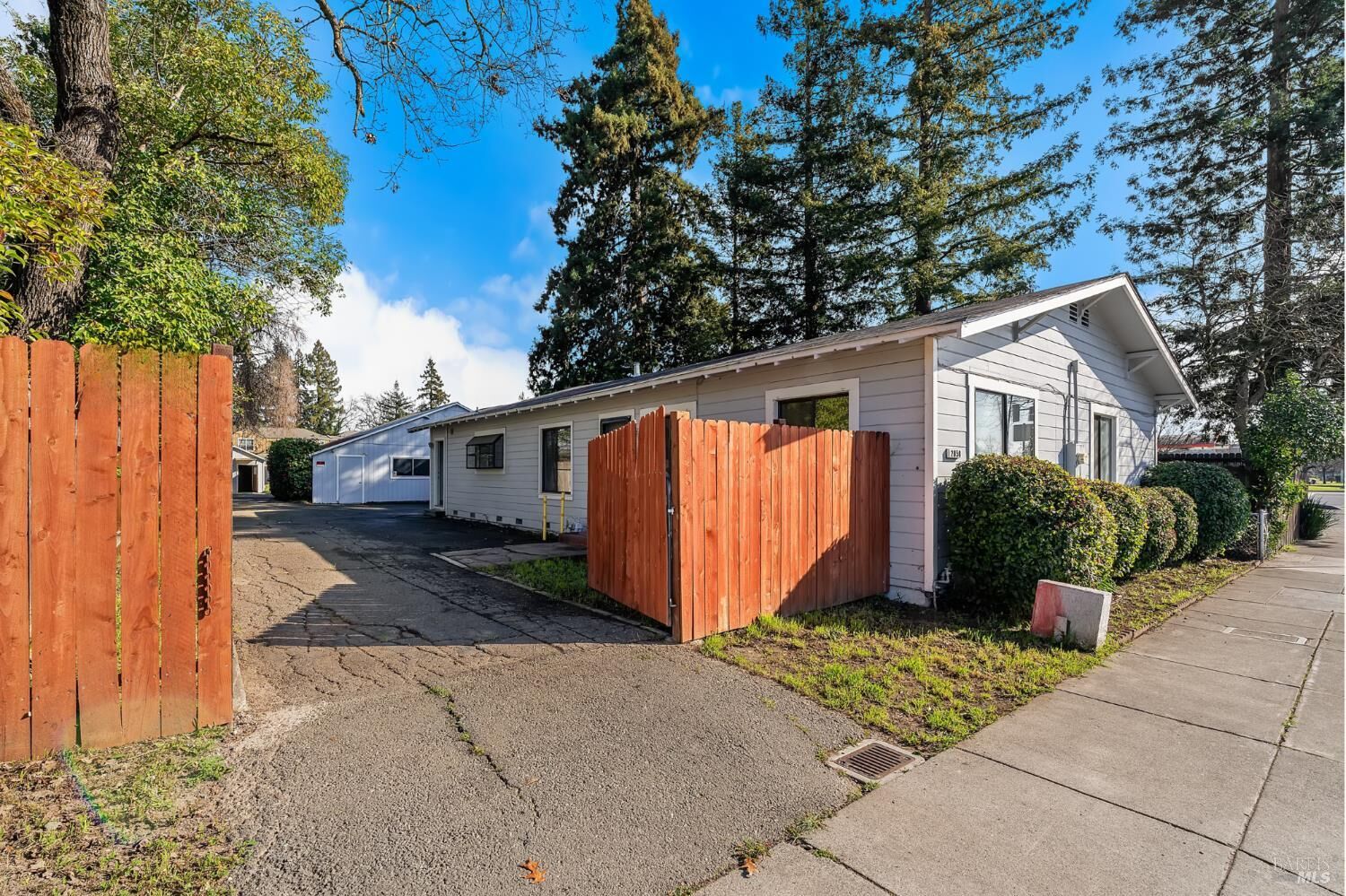 Property Photo:  2050 Marlow Road  CA 95403 
