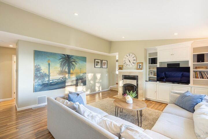 Property Photo:  1625 Madrone Avenue  CA 95448 