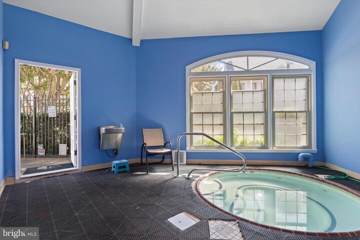 Property Photo:  1410 Roundhouse Lane  VA 22314 