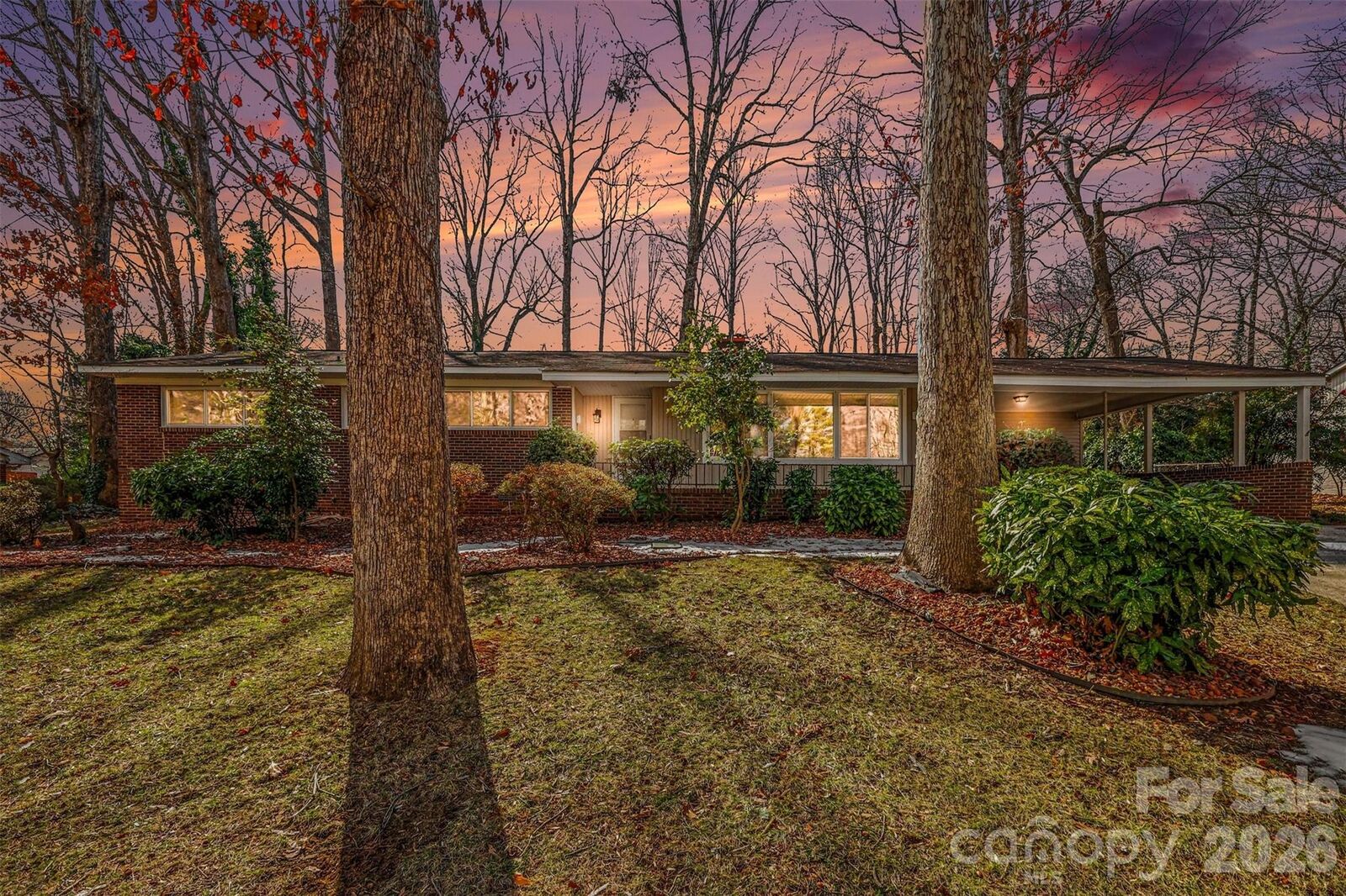 Property Photo:  2701 Thomas Trail  NC 28054 