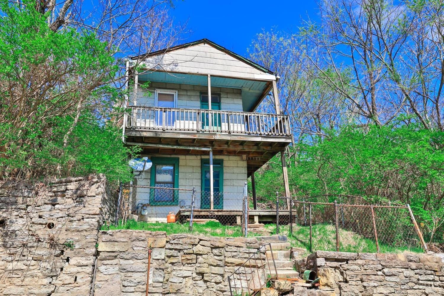 Property Photo: 330 Oregon Street OH 45202