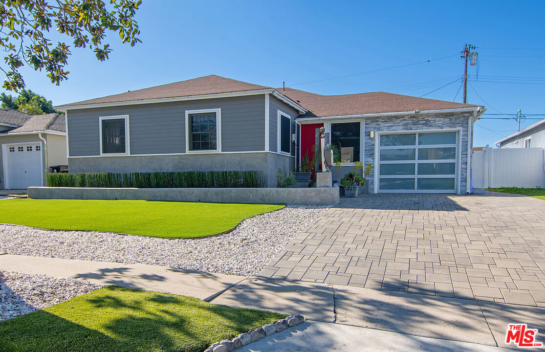 Property Photo:  7735 Isis Ave  CA 90045 