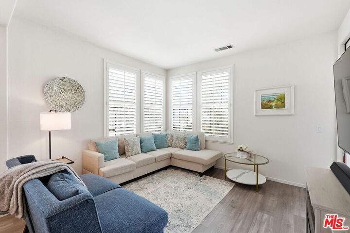 Property Photo:  27022 Victoria Ln  CA 91355 