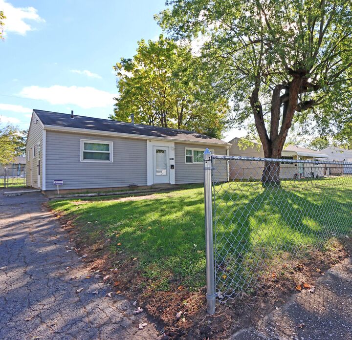 Property Photo:  3018 Woodway Road  OH 43207 