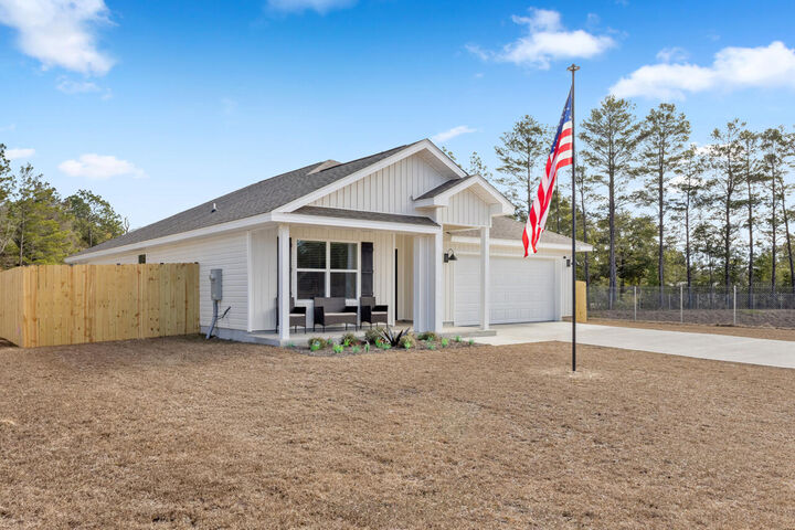 Property Photo:  3411 Phoenix Court  FL 32539 