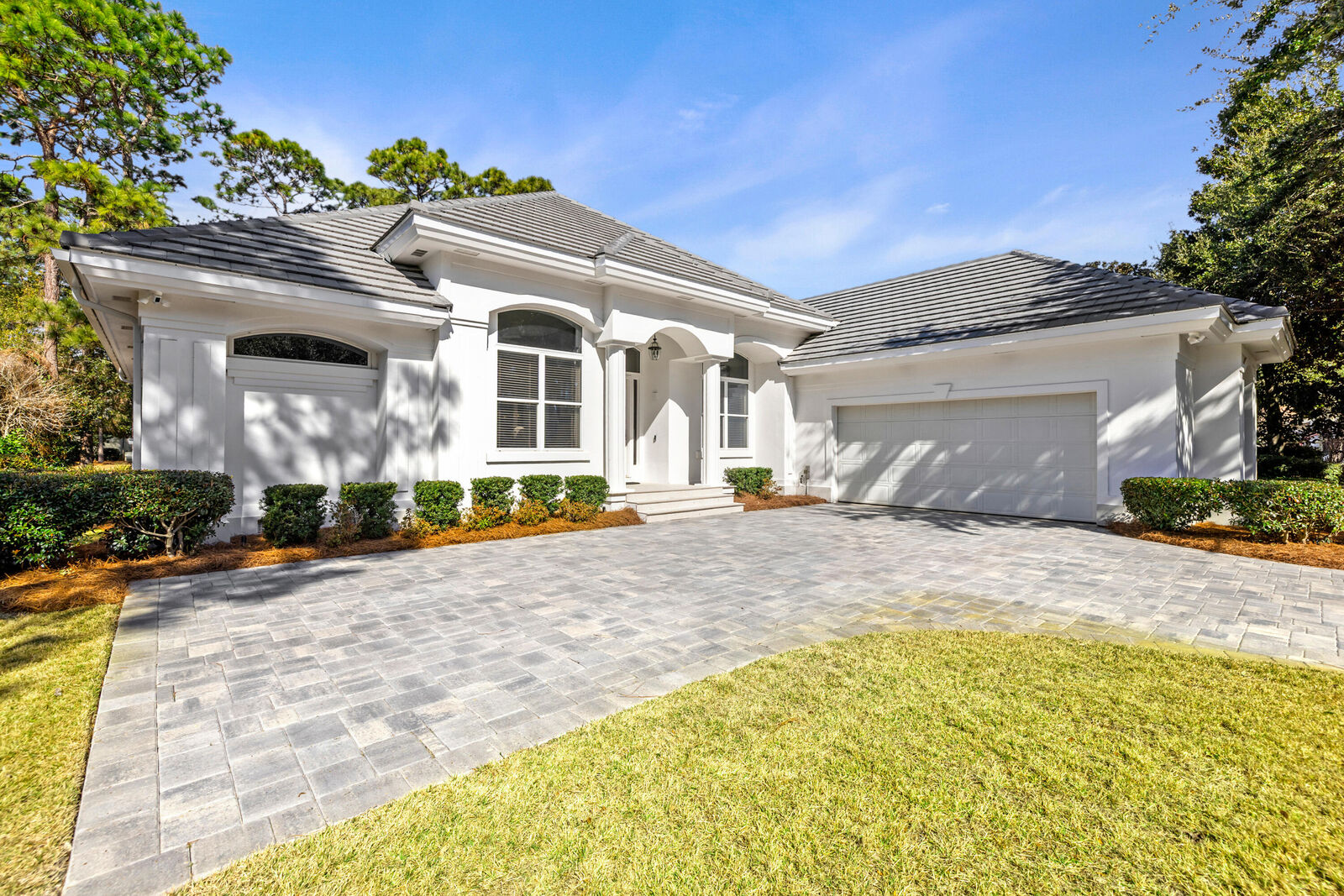 Property Photo: 1436 E Baytowne Circle FL 32550