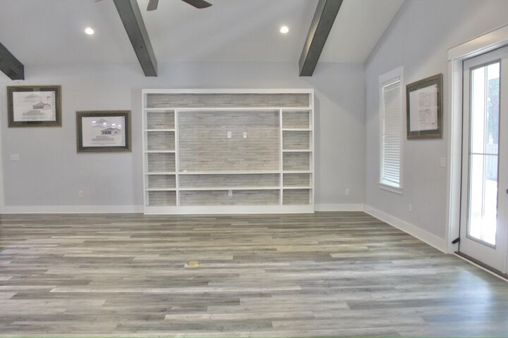 Property Photo:  104 SW Second Avenue  FL 32548 