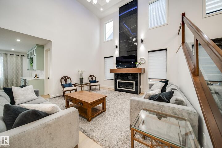 Property Photo: 4416 Suzanna Crescent SW AB T6X 0Y4