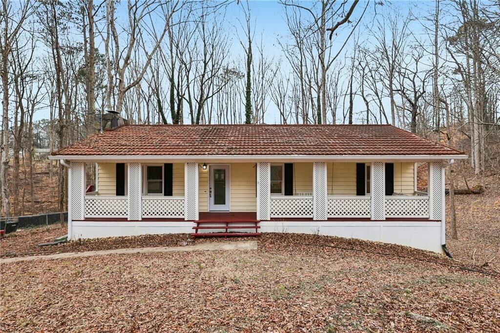 Property Photo: 182 Oak Forest Drive GA 30115