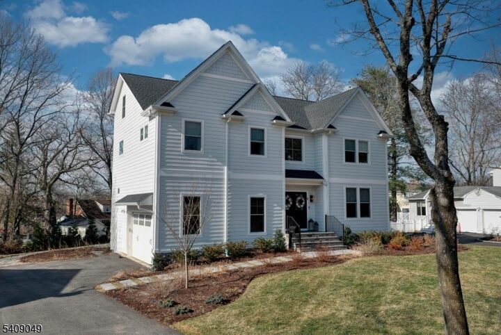 Property Photo:  8 Fox Chase Rd  NJ 07940 