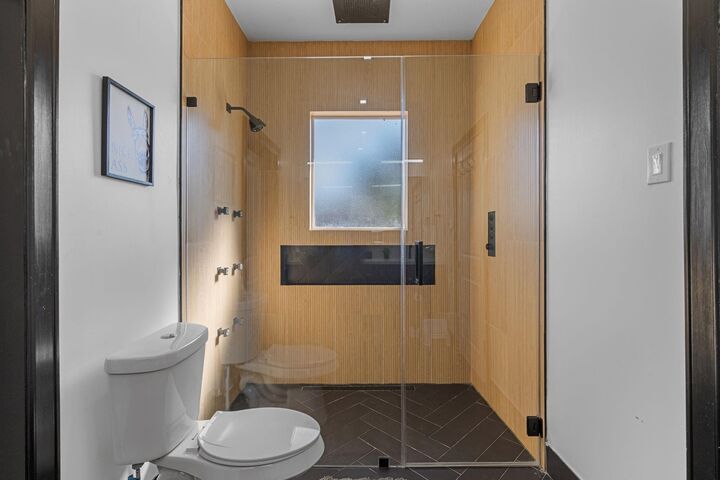 Property Photo:  943 Pecore Street  TX 77009 