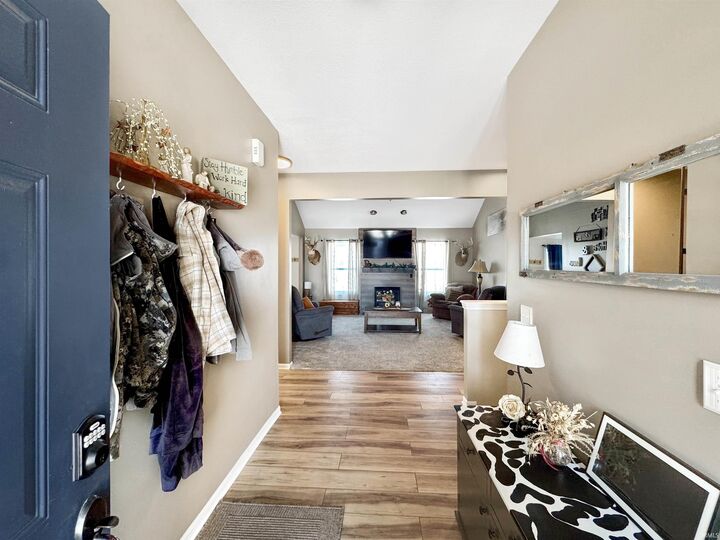 Property Photo:  1366 W Glenview Court  IN 46725 